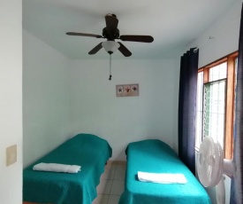Comoda habitacion individual en casa