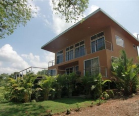 CRT- Casa de Tres Amigos *New Listing with Wi-Fi