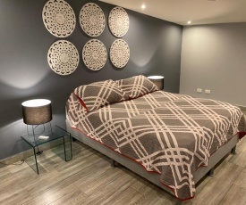 E307 Mountain & River Views and Pool Vibes on a Resort Luxury 2 King Size Bedroom