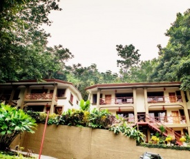 Eco-Condo Serviced Apartments in Quepos w Pool Wildlife Visits