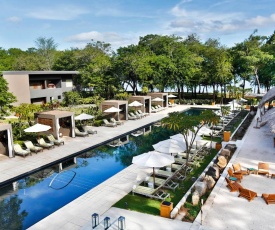 El Mangroove Papagayo, Autograph Collection
