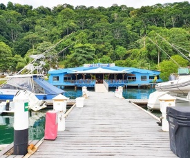 Fish Hook Marina Hotel