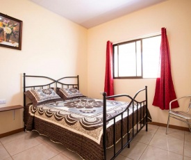 Flor de Katty Hostel Airport