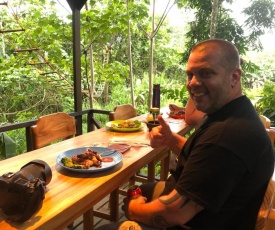 Glamping Tent by the river in jungle 5 min walk to the beach