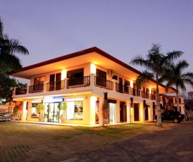 Hotel Blue Palm