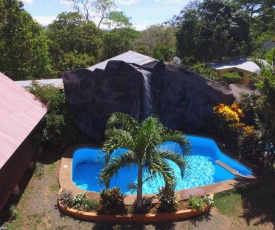 Hotel Cabanas La Teca
