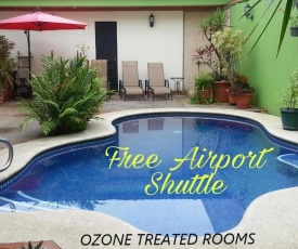 Hotel La Guaria Inn & Suites