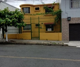 APARTAMENTOS YENNY, CERCA BUSES MUSOC y TRACOPA