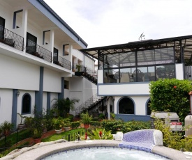 Hotel Santo Tomas / Historical Property