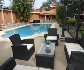 Hotel Suites Merlyn Airport