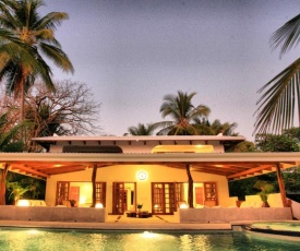 Hotel Tropico Latino
