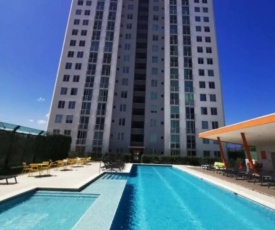 Apartment in Floor 19, great view. Close to the Airport.