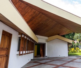 La Casa de Cariari Al Golf