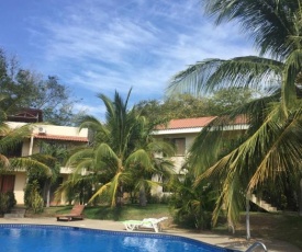 Las Colinas de Playas del coco