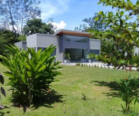 Lilan Nature, Modern House N°1, private swimming pool.