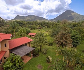 Arenal Tropical Home