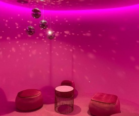 Luxury executive condo with pool, theater, sauna and more!