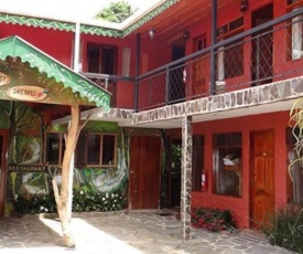 Manakin Bird Lodge Monteverde