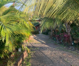 Manuel Antonio a 3km del parque, sobre calle principal