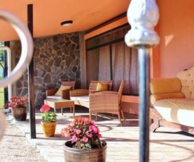 MapleTico Guesthouse