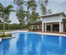 New Charming & Chic APT - pool, gym, cowork, jacuzzi - Near airport