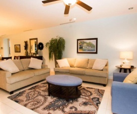 Nicely decorated 3rd-floor beauty with pool-view balcony in Coco