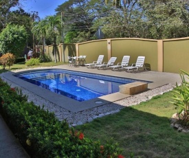 Nicely priced hotel room with 2 beds in Potrero with pool - TV and AC