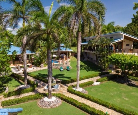 Ocean Beach house,PRIVATE Tango Mar Resort estate 3 dwellings 15 people