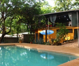 Pura Vida MINI Hostel - Tamarindo Costa Rica
