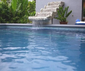2 floor House with private pool
