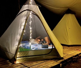 Tepees_CR glamping