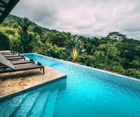TikiVillas Rainforest Lodge - Adults Only