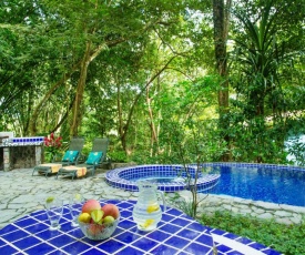 Toucan Villa Family home w Private Pool Garden AC