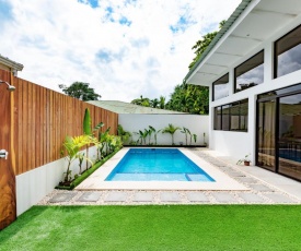 Villa Koi ~ Brand NEW Villa ~ 2 Bedrooms with Pool