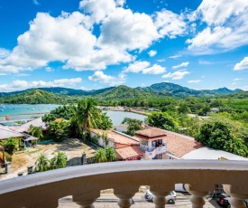 Birds-eye view of the ocean in nicely priced unit on top floor in Flamingo