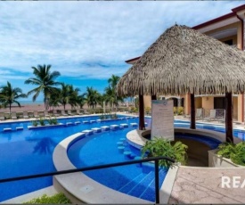777J Beachfront Luxury Condo 3 BR/2.5BA Near SJO - Jaco Beach