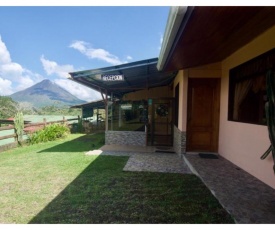 Cabinas Los Tucanes Private Room #4 with Volcano view