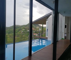 Casa con vista al mar