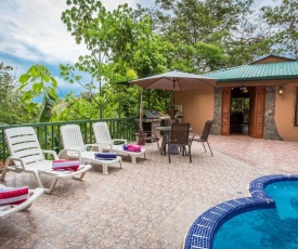 Casa Macaw Jungle Cabin w Private pool Wifi and AC