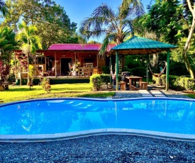 Casa Mediterránea with Pool and 2100 m2 Garden near Beach and Rain Forest